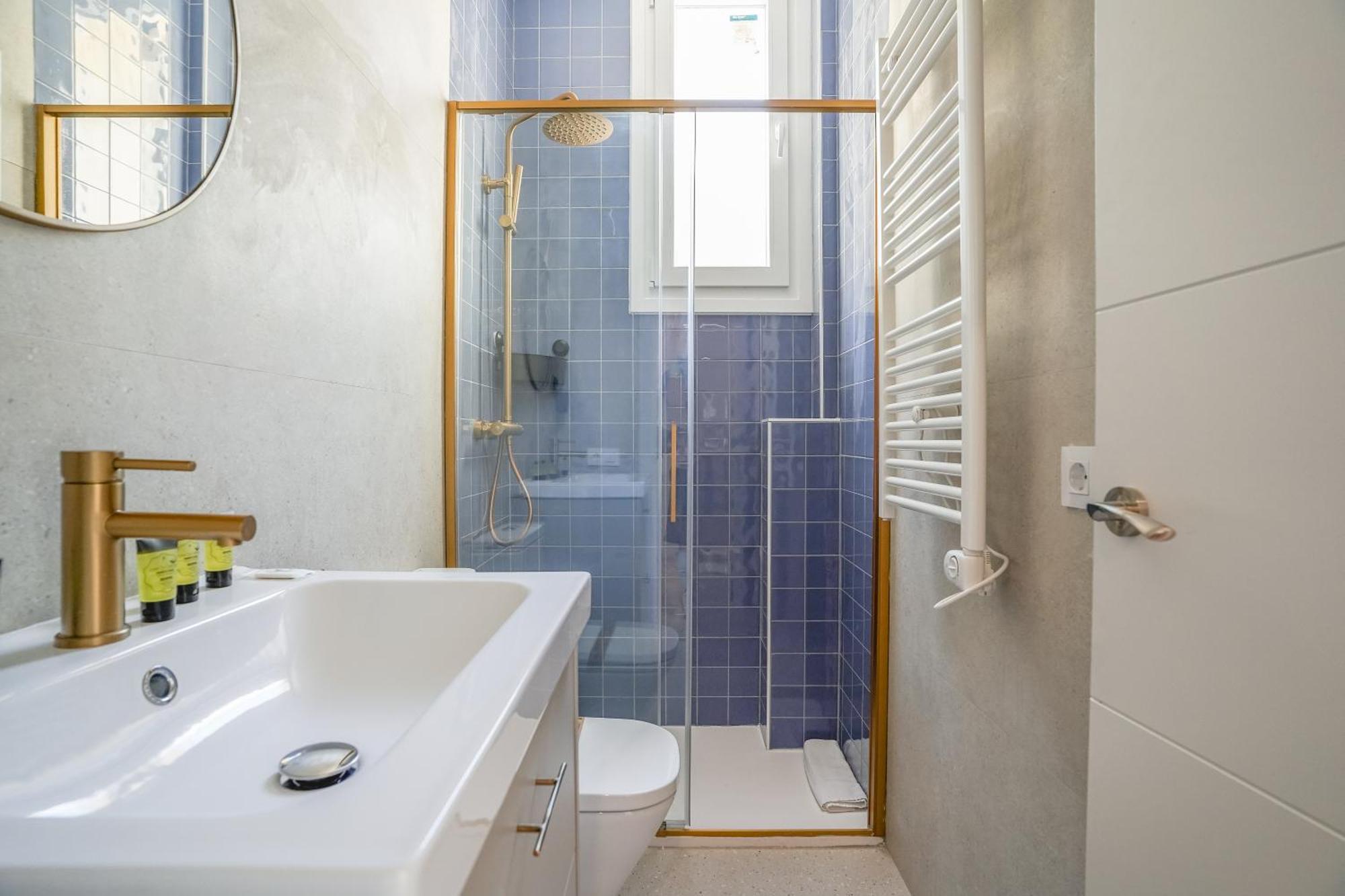 מדריד Cozy And Modern-1Bedroom 1Bathroom-Delicias מראה חיצוני תמונה