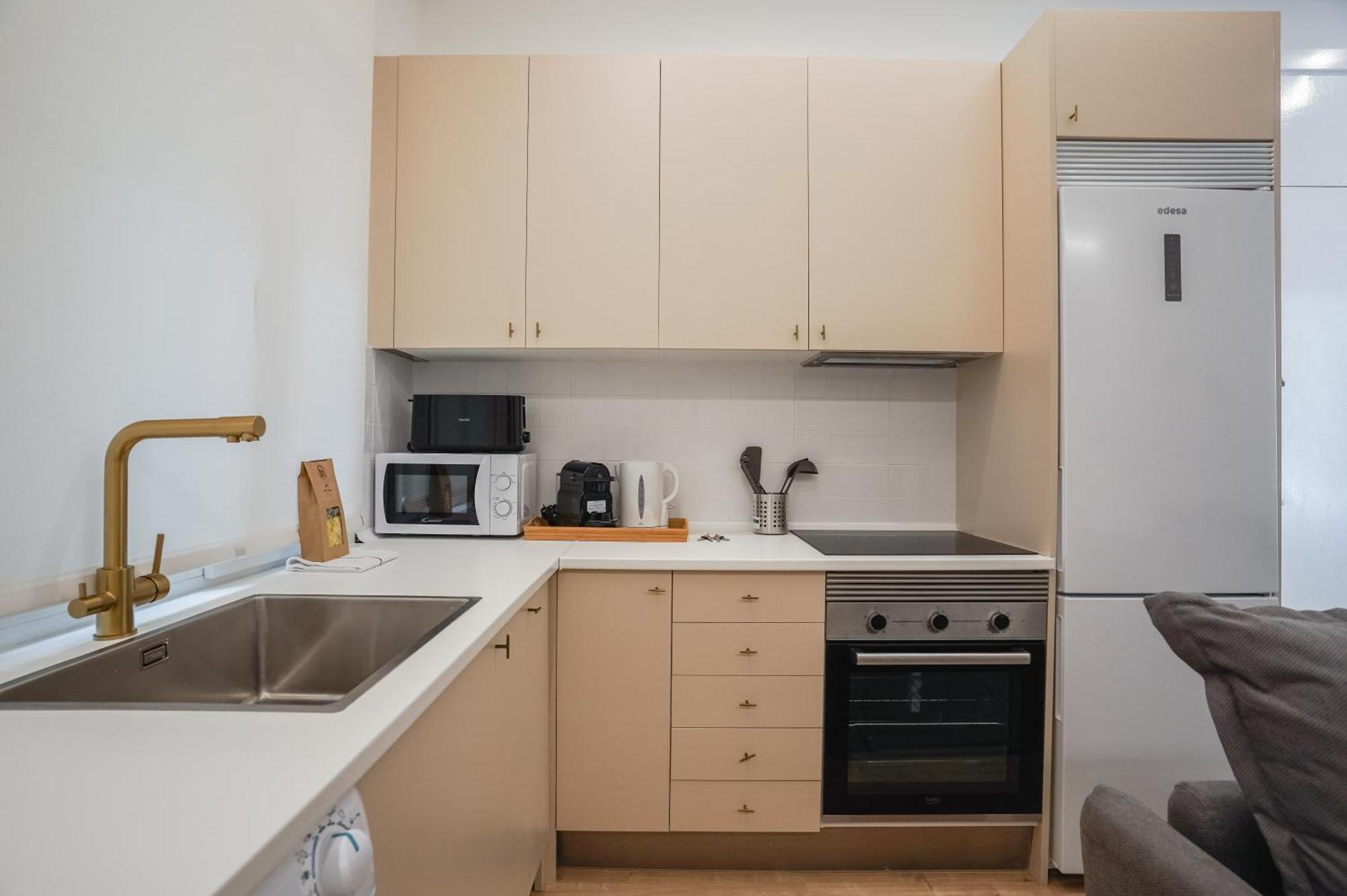 מדריד Cozy And Modern-1Bedroom 1Bathroom-Delicias מראה חיצוני תמונה
