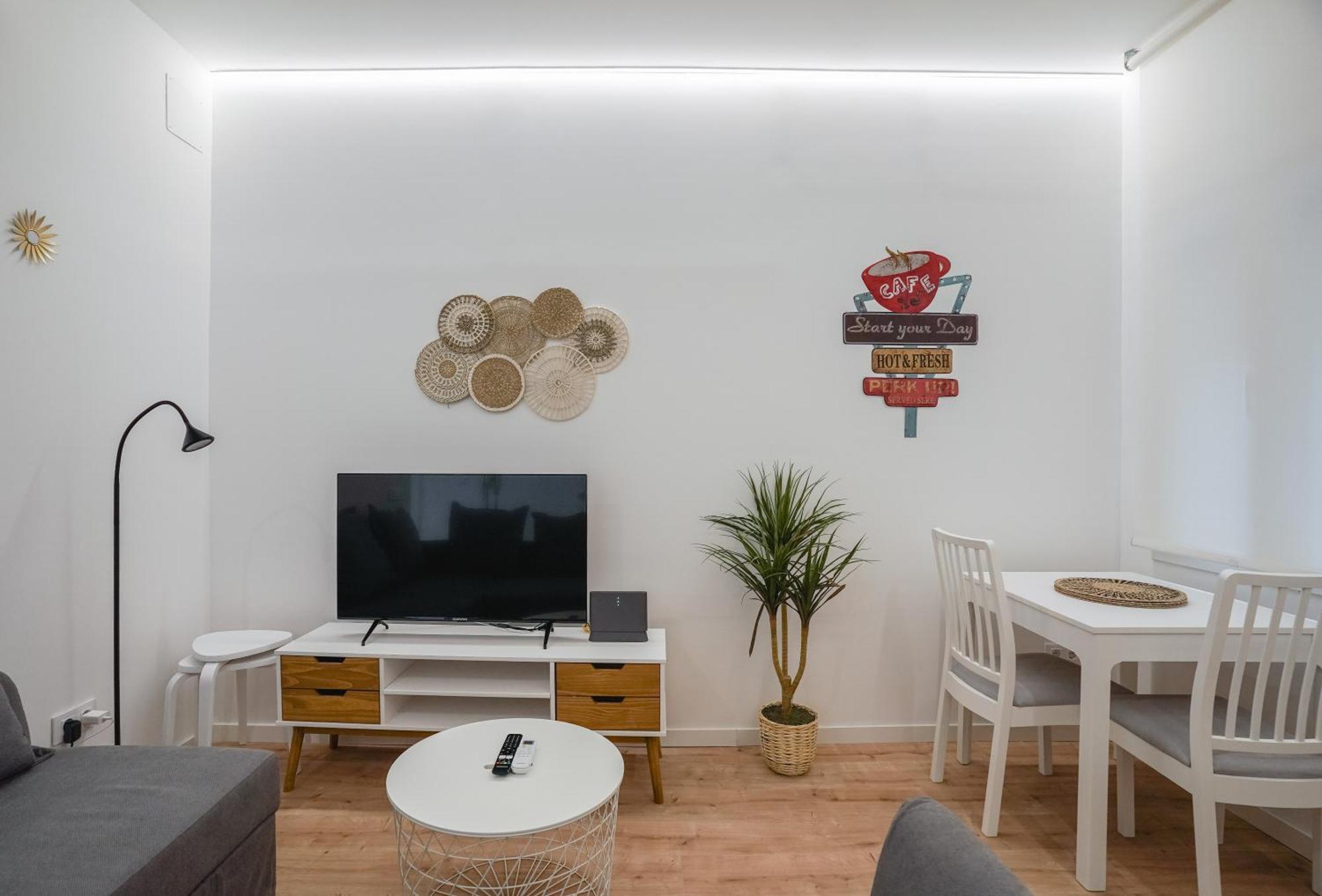 מדריד Cozy And Modern-1Bedroom 1Bathroom-Delicias מראה חיצוני תמונה