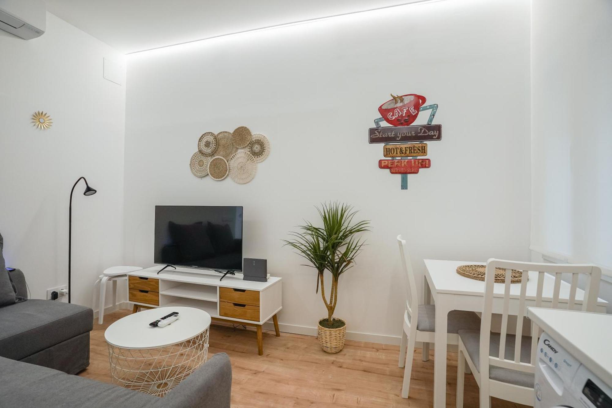 מדריד Cozy And Modern-1Bedroom 1Bathroom-Delicias מראה חיצוני תמונה